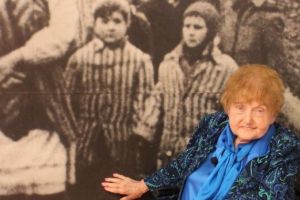 Ultima supravieţuitoare a doctorului Mengele a murit. Eva Mozes Kor era originară din Transilvania