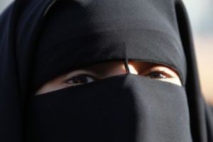 Vălul islamic, interzis în Tunisia. Care sunt motivele