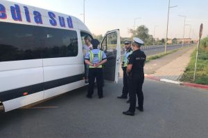 Control efectuat asupra microbuzelor de pe traseul Navodari-Constanta. Au fost aplicate sanctiuni (galerie foto)