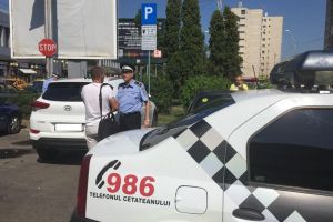Băcăuanii care nu plătesc taxa de parcare vor fi amendaţi de Poliţia Locală