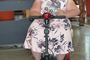 Lansarea volumului „Trei flăcări şi o speranţă”, al Mădălinei Boca, la Centrul ...