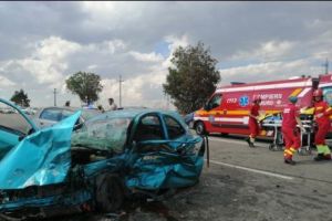 Accident grav, cu victime încarcerate, la Constanţa. Trafic blocat pe DN2A