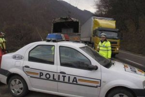 Accident la ieşire din Sibiu spre Agnita – Tamponare între o maşină şi un TIR