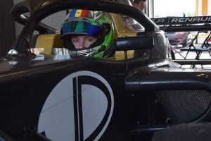 INTERVIU EXCLUSIV cu Filip Ioan Ugran, mureşeanul pilot de Formula 4: „Succesul vine la pachet cu foarte multe antrenamente şi muncă”