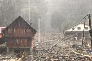 Diseară vine iar POTOPUL!