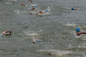 Răcorire la Dracula Night Swim