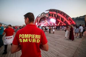 ISU Dobrogea la NEVERSEA: Sapte persoane au fost transportate la spital, in cea de-a treia noapte a festivalului de la Constanta