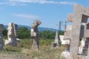La Caransebeş s-a vorbit internaţional prin artă vizuală. Câştig de notorietate şi de prestigiu prin sculpturile monumentale