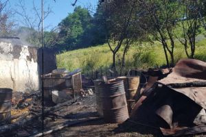 Gospodărie afectată de un puternic incendiu în comuna Vadu Moldovei