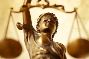 Azi e Ziua Justitiei! In mesajul sau, Presedintele apreciaza promptitudinea cu care romanii au amendat de fiecare data atacul asupra statului de drept