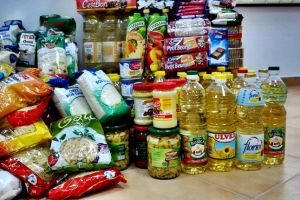 Strângere de alimente pentru familii nevoiaşe din Timiş. Este nevoie şi de un aragaz