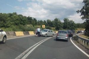 FOTO – Accident pe DN1 între Bradu şi Veştem – O femei este rănită