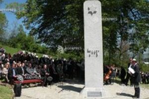 52 de pietre funerare în memoria copiilor din Sfântu Gheorghe ucişi în timpul Holocaustului