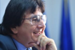 Primarul Robu a primit „ordine” de la cei mici. Un nou loc de joacă va fi amenajat într-un cartier important al Timişoarei