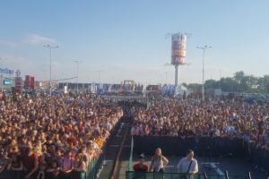 Aniversare Carrefour 18 ani! Braila a trait EMOTII oferite de 3Sud-Est si a simtit sangele clocotind in vene  pe ritmurile latino ale Andrei si Descemer Bueno