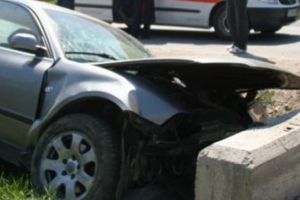 Accident în judeţul Botoşani produs de un şofer beat criţă. Un tânăr de 17 ani a fost rănit