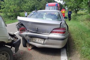 FOTO Accident cu doua masini! Tânără de 18 ani din Botosani rănită in timp ce mergea să depună contestatie la Bac