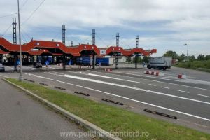 Întâmplări la Borş: Un bărbat din Teleorman a încercat să iasă din ţară cu un permis fals, iar un sârb a vrut să intre în România cu documente pe care a plătit 4.000 de euro