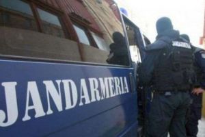 Amenzi în valoare de peste 7.000 de lei aplicate de jandarmi pentru consum de băuturi alcoolice pe domeniul public şi tulburarea liniştii publice