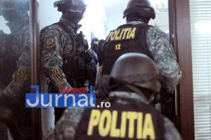 Percheziţii pentru prinderea unui hoţ care a dat mai multe spargeri la Cârligele