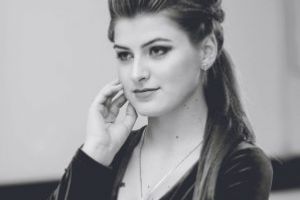 „Toţi contăm, iar efortul, de orice fel, trebuie recunoscut” – interviu cu Iulia Bocîrnea, eleva cu cea mai mare notă la Bac din Covasna