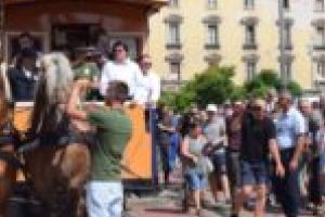 Ziua Transportului Public Local sărbătorită la Timişoara. Tramvai tras de cai şi garnituri vechi, într-o paradă a mijloacelor de transport istorice.