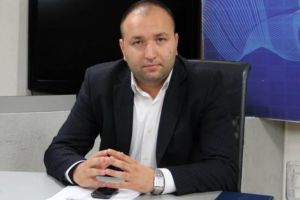 Cum raspunde Raul Petrescu insultelor primarului Dobre