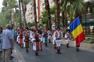 Ambasadorii României din Șinca Nouă. „Lumea rămâne uimită că nu suntem ăia care mănâncă lebede”