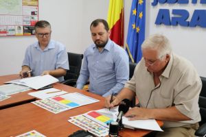 Consiliul Judeţean Arad semnează pentru sprijinirea Transcarpatiei