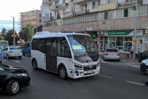 Două femei au ajuns la spital după ce un autobuz al TPL a fost implicat într-un accident