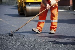 Lucrările de asfaltare pe drumul judeţean 191D (DJ 108A) Vânători, finalizate