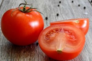 Beneficiile roşiilor pentru ten: usucă acneea şi elimină inflamaţia