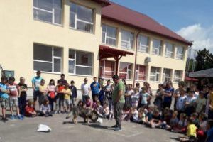 Copiii de la Dumbravita au stat de vorba cu politistii in cadrul taberei de vara