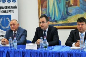 Workshop despre „Managementul riscurilor de corupţie în instituţiile publice“ la Universitatea „Dimitrie Cantemir“ din Târgu Mureş
