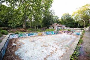 Uszoda intră în şantier abia prin 2020. Va fi parcare supraterană cu bazin de înot pe acoperiş