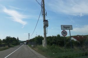 Ce soluţie s-a găsit pe DJ 151 la Sigmir pentru reducerea numărului de accidente rutiere (FOTO)