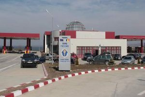 A furat un telefon din restaurantul din Vama Stânca şi a încercat să dispară. Prins de poliţişti după 60 de kilometri