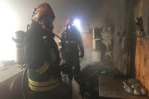 Incendiu puternic la Cisnădie – Locuinţă făcută scrum