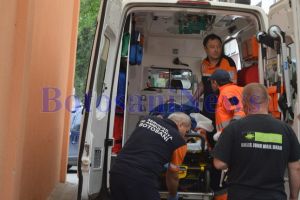 Un bărbat din Botoşani a ajuns la spital, după ce a fost atacat de albine