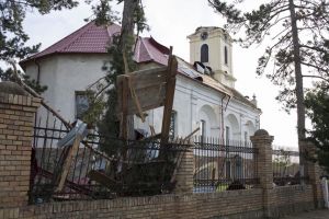 Ajutor in bani de la Patriarhia Romana pentru refacerea bisericilor din Timis afectate de furtuna