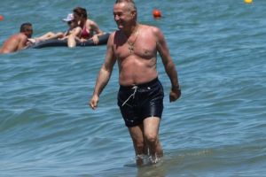 Gigi Becali nu s-a uitat la bani. Ce a facut in secret pe litoral