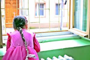 Salvaţi Copiii – grădiniţe pe timp de vară pentru copii din medii defavorizate