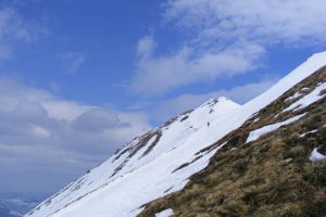 În Munţii Rodnei a nins în plină vară. La ce altitudine s-a depus strat de zăpadă