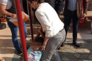 Cazul “Sorina”: Procuroarea care a bruscat fetita, urmarita penal