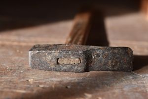 Tânăr bănuit că a ucis o artistă, în Marea Britanie, arestat la Dej