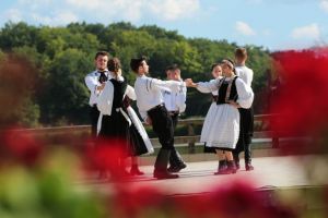 Sute de artişti, cântece, dansuri, ateliere- toate la ASTRA multicultural, în weekend