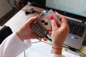 A căzut sistemul informatic al Casei de sănătate. Cardurile pacienţilor nu pot fi folosite