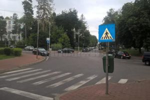 Risc de accidente din cauza lipsei indicatoarelor de cedare a trecerii, în intersecţii din Suceava