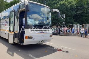 Accident grav pe soseaua Mangaliei din Constanta - o femeie calcata de un autobuz (galerie foto)  