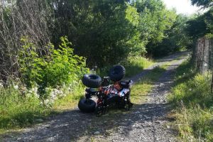 Doi copii, duşi la spital după ce au căzut de pe un ATV la Tiha Bârgăului